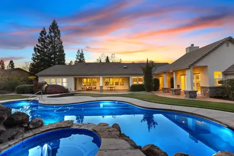 9335 Silverstone Ln, Elk Grove, CA 95624