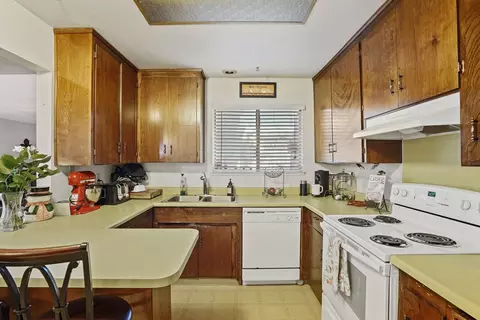 2416 W Elm St, Lodi, CA 95242 photo 35