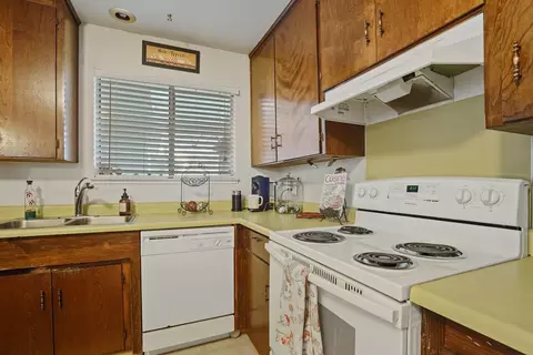 2416 W Elm St, Lodi, CA 95242 photo 37