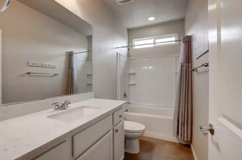 Bath - 130 Oliver Ln, Grass Valley, CA 95945 photo 6 of 6