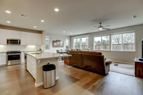 Kitchen - 130 Oliver Ln, Grass Valley, CA 95945 photo 2 of 6