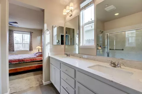 Bath - 130 Oliver Ln, Grass Valley, CA 95945 photo 4 of 6