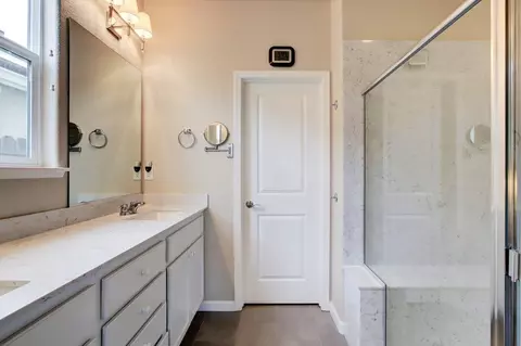 Bath - 130 Oliver Ln, Grass Valley, CA 95945 photo 2 of 6