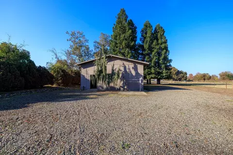 Exterior - 549 N Hopper Rd, Modesto, CA 95357 photo 8 of 14