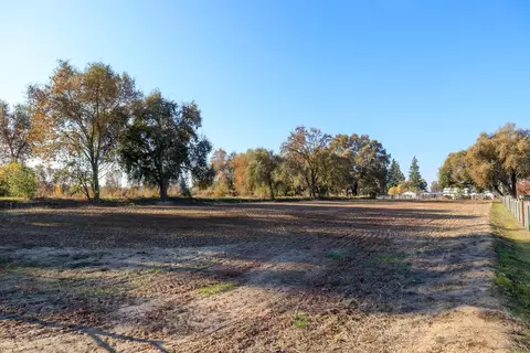 Exterior - 549 N Hopper Rd, Modesto, CA 95357 photo 11 of 14