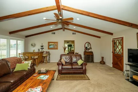 Living - 549 N Hopper Rd, Modesto, CA 95357 photo 8 of 10