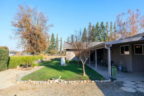Exterior - 549 N Hopper Rd, Modesto, CA 95357 photo 5 of 14