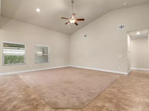 2504 Las Rosas Ave, Clovis, CA 93619 photo 17