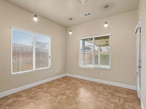 2504 Las Rosas Ave, Clovis, CA 93619 photo 13