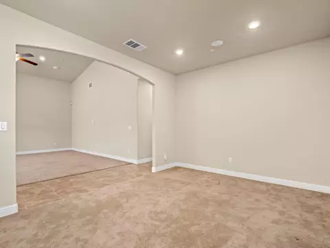 2504 Las Rosas Ave, Clovis, CA 93619 photo 16