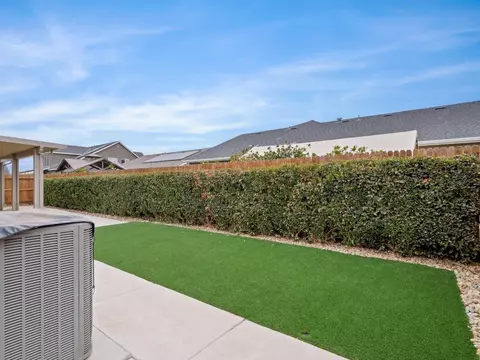 2504 Las Rosas Ave, Clovis, CA 93619 photo 40