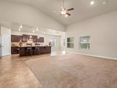 2504 Las Rosas Ave, Clovis, CA 93619 photo 3