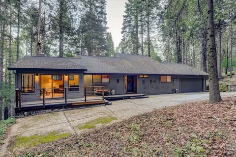 11850 Red Dog Rd, Nevada City, CA 95959