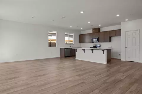 922 Cumbria Ln, Patterson, CA 95363 photo 4