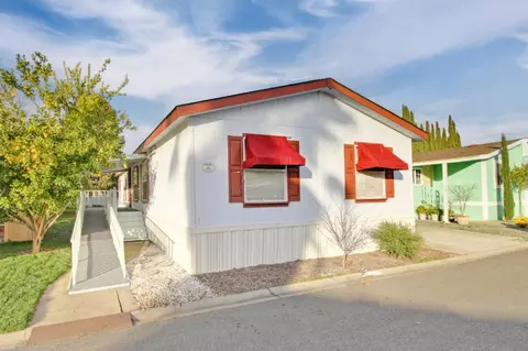10 Bentley Ave, Sacramento, CA 95823