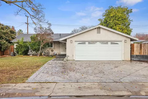 217 E La Mesa Ave, Stockton, CA 95207