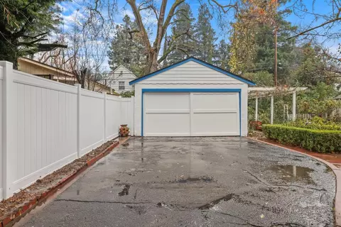 142 Helen Ave, Modesto, CA 95354 photo 2