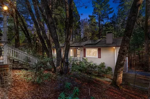 11866 Forest View Dr, Nevada City, CA 95959