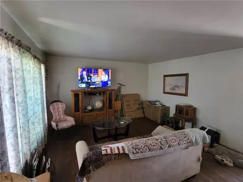 27196 Saunders Rd, Madera, CA 93637 photo 2