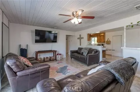 547 W San Jose Ave, Clovis, CA 93612 photo 4