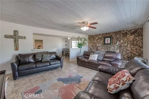 547 W San Jose Ave, Clovis, CA 93612 photo 3