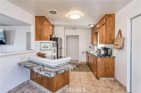 547 W San Jose Ave, Clovis, CA 93612 photo 8