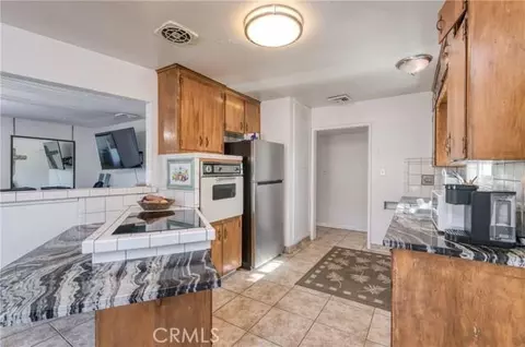 547 W San Jose Ave, Clovis, CA 93612 photo 9