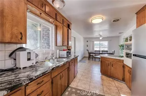 547 W San Jose Ave, Clovis, CA 93612 photo 10