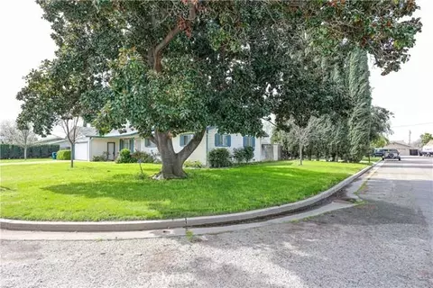 2921 Village Dr, Merced, CA 95348 photo 2