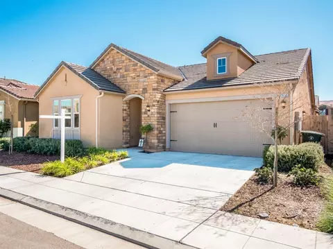 3830 Joaquin Ave, Clovis, CA 93619 photo 1
