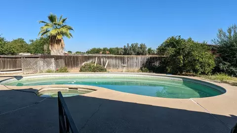 1385 E Pecan, Madera, CA 93637 photo 23