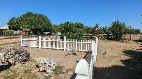 1385 E Pecan, Madera, CA 93637 photo 25