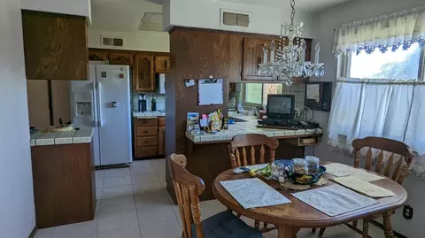 1385 E Pecan, Madera, CA 93637 photo 6