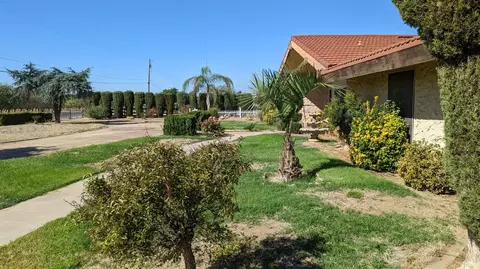 1385 E Pecan, Madera, CA 93637 photo 4