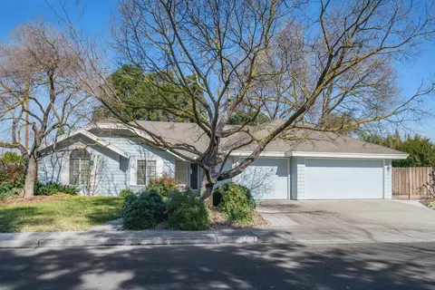 597 W Ellery Ave, Clovis, CA 93612 photo 1