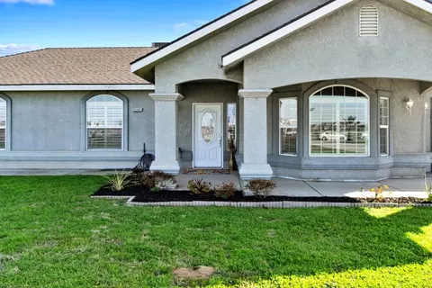 21141 Forest Glen Rd, Madera, CA 93638 photo 1