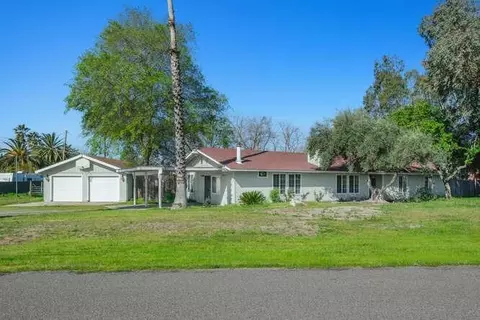 12768 Gleason Dr, Madera, CA 93636 photo 1