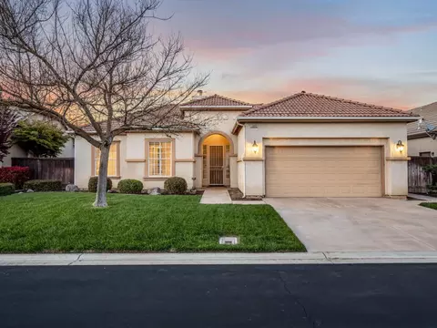 10852 E Clearwater Way, Clovis, CA 93619 photo 1