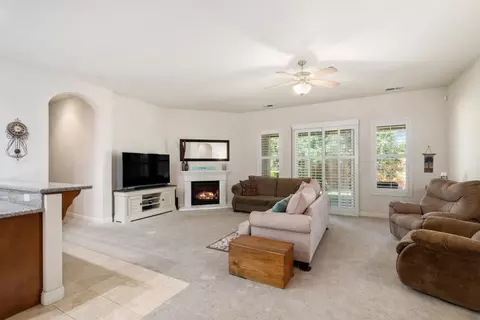 51 N Dalton Ave, Sanger, CA 93657 photo 5
