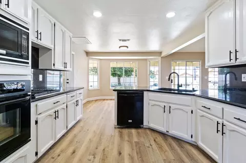15765 W Kearney Blvd, Kerman, CA 93630 photo 15
