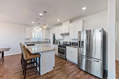 1553 Encantada Ave, Madera, CA 93637 photo 4