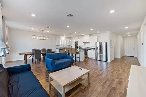 1553 Encantada Ave, Madera, CA 93637 photo 3