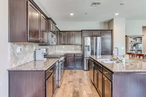 3961 Saginaw Ave, Clovis, CA 93619 photo 9