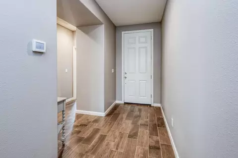3961 Saginaw Ave, Clovis, CA 93619 photo 2