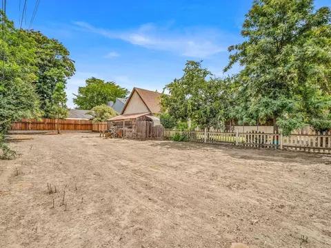831 3rd St, Clovis, CA 93612 photo 29