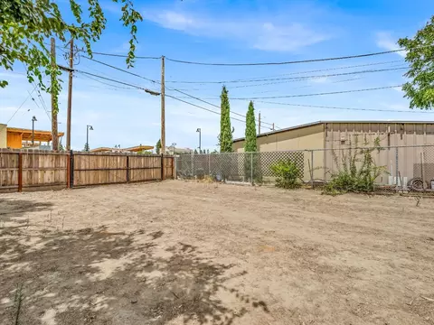 831 3rd St, Clovis, CA 93612 photo 28