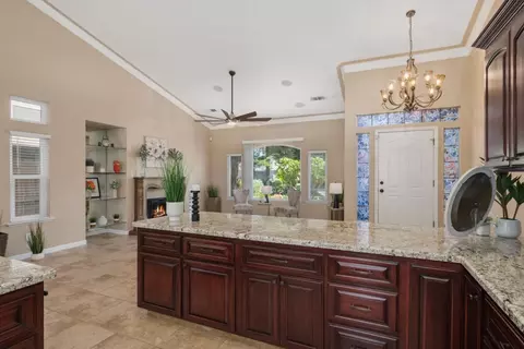 291 W Chennault Ave, Clovis, CA 93611 photo 9