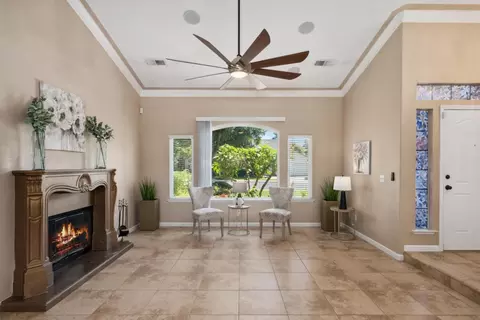 291 W Chennault Ave, Clovis, CA 93611 photo 5