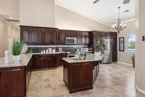 291 W Chennault Ave, Clovis, CA 93611 photo 8