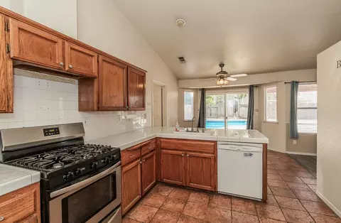 363 Janay Ct, Coalinga, CA 93210 photo 9